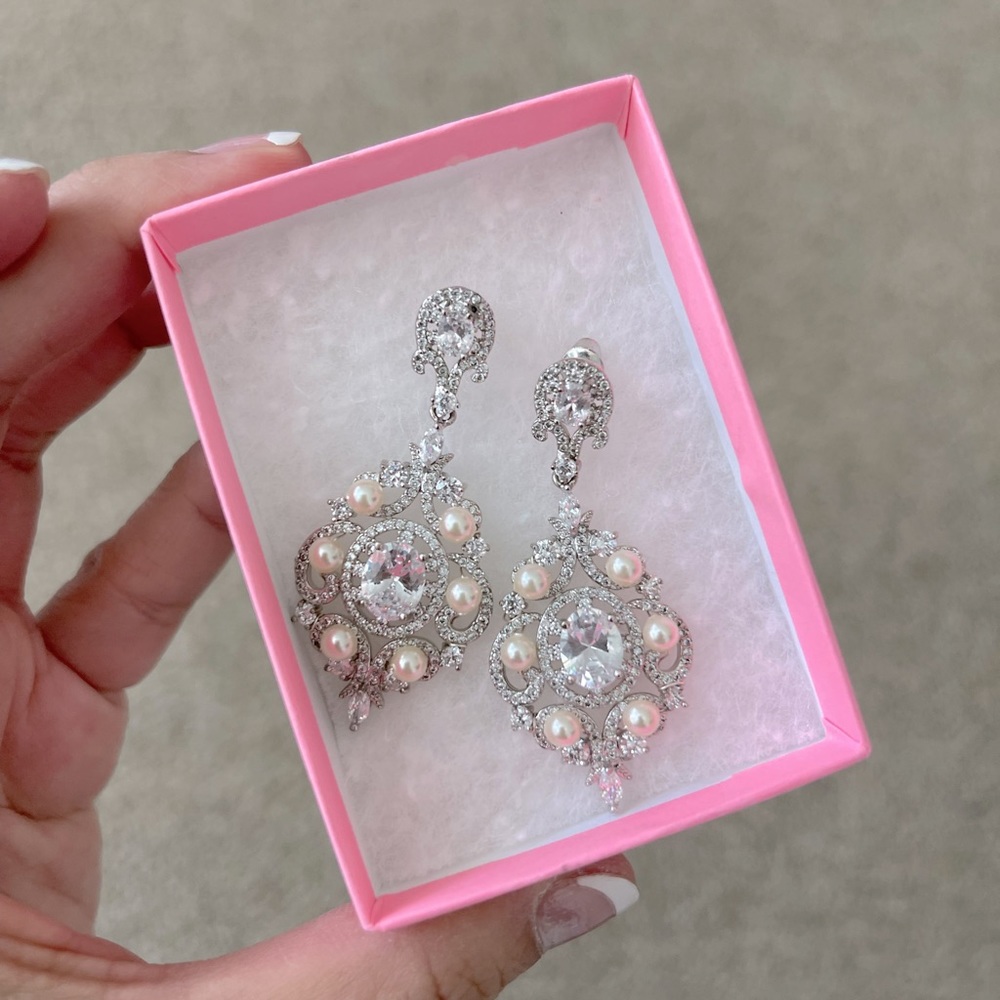 Beautiful crystal chandelier earrings with blush pink pearls